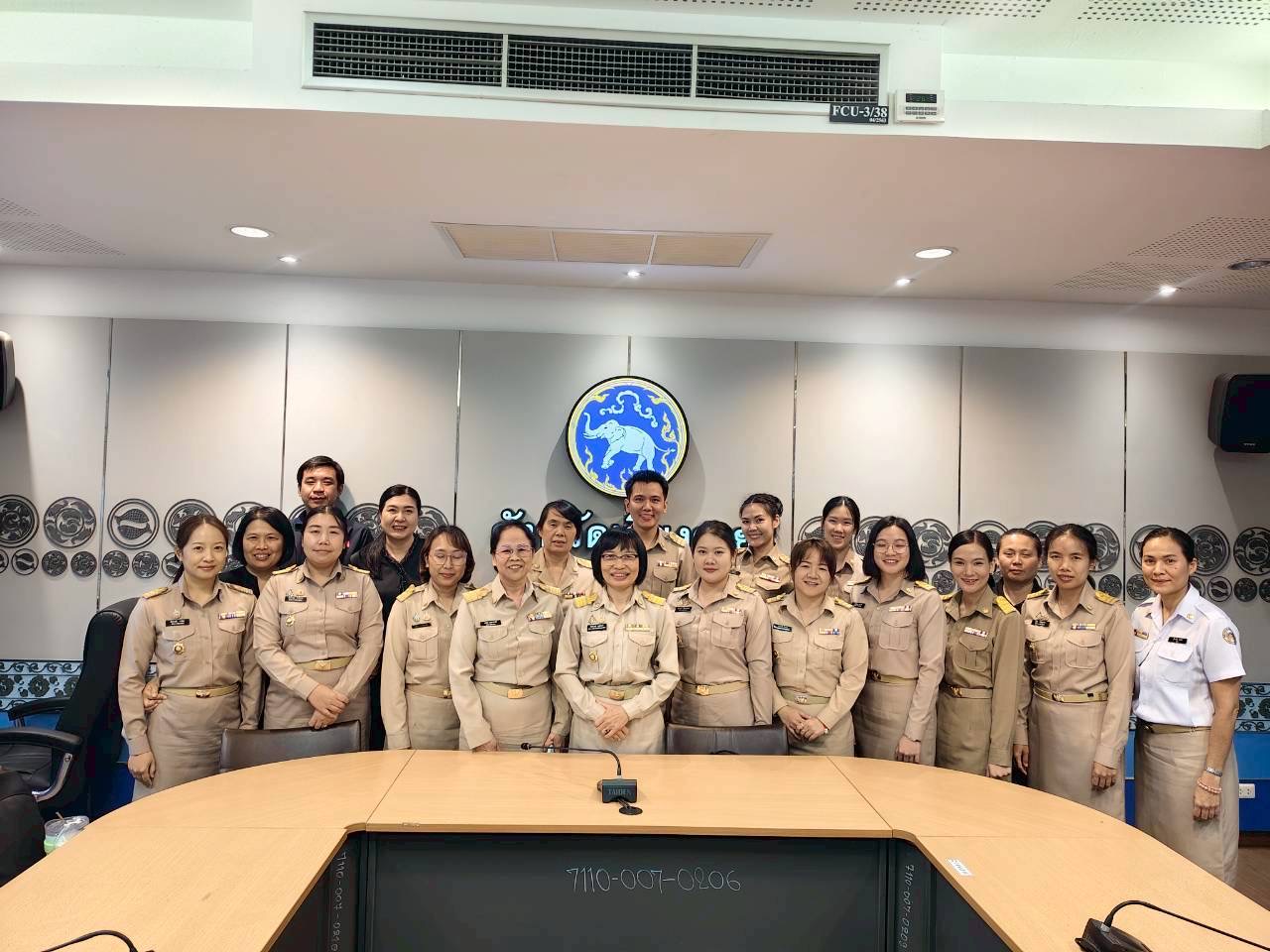 พช.เมืองเชียงราย :  ร่วมโครงการอบรมเพิ่มทักษะและประสิทธิภาพในการบริหารจัดการหนี้ของกองทุนพัฒนาบทบาทสตรี เสริมศักยภาพบุคลากรสู่การพัฒนาคุณภาพชีวิตสตรีอย่างยั่งยืน ผ่านระบบ Video Conference